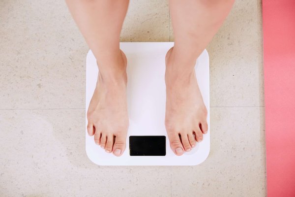 Quels sont les aliments à éviter et à privilégier pour perdre du poids ?